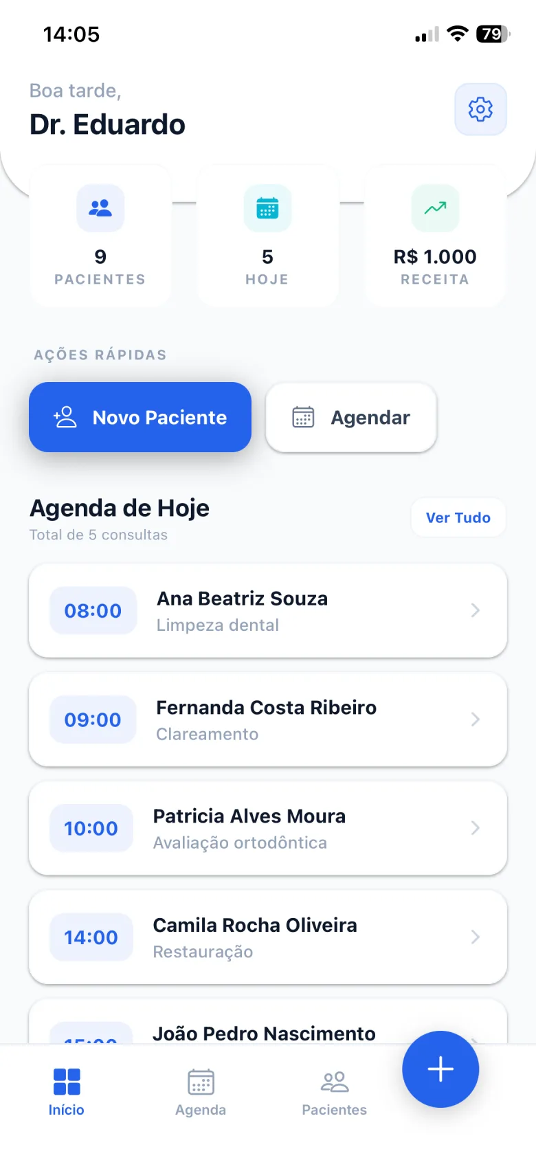 Dashboard do app DentalFlow para iOS com estatísticas da clínica e agenda do dia
